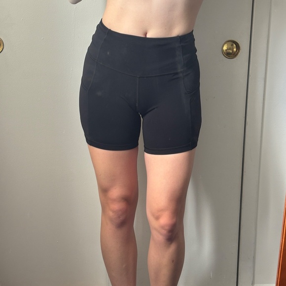 Lululemon black Fast And Free Short 6" - Picture 3 of 8